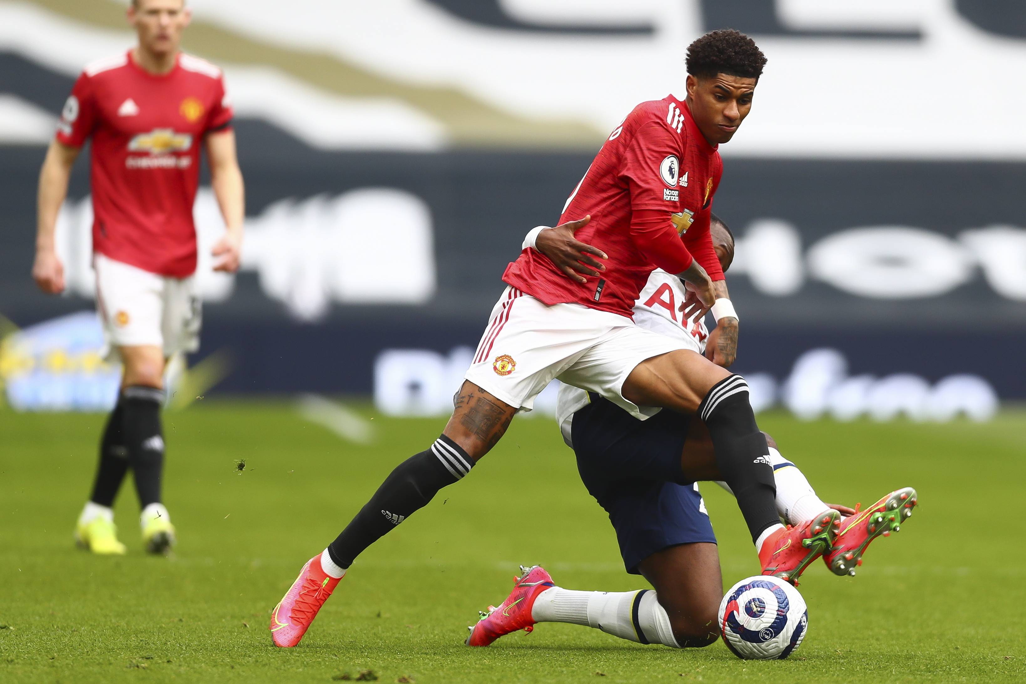 上半场结束 上半场结束